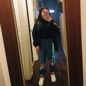 Meet your Posher, Amaris